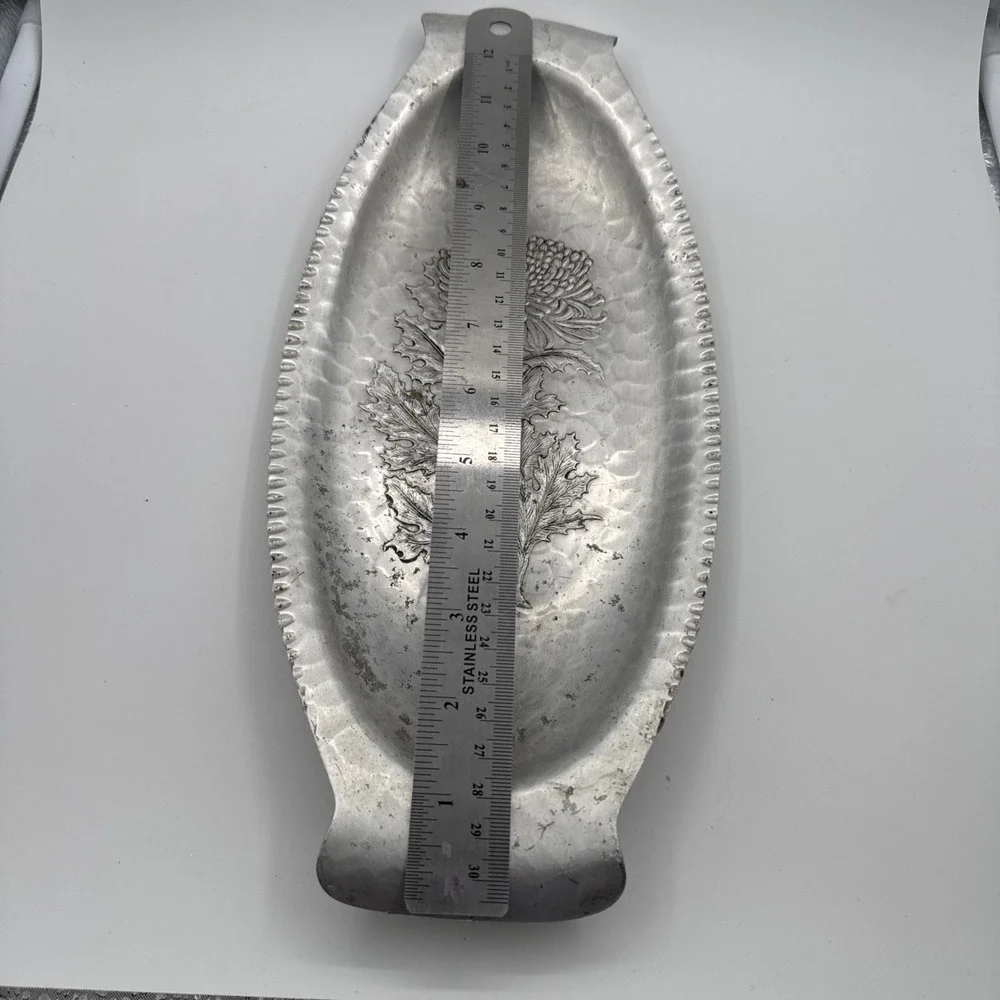 Trade Continental Silverlook Hand Wrought #571 Dandelion Bread Tray Hammered‎